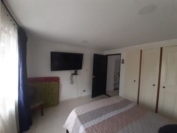 Se vende casa de 4 niveles en Urapanes, VILLAMARA