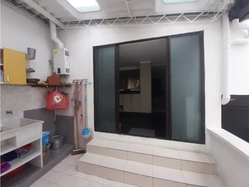 Se vende casa de 4 niveles en Urapanes, VILLAMARA
