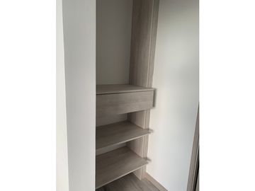 SE VENDE HERMOSO APARTAMENTO EN PISO 7 (URAPANES, VILLAMARA)