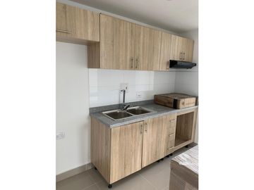 SE VENDE HERMOSO APARTAMENTO EN PISO 7 (URAPANES, VILLAMARA)