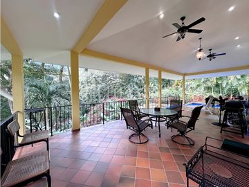 Oportunidad! Se Vende Hermosa Casa en Altos del Maria