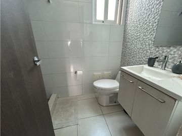 Venta de Apartamento de 3rec y 2b en Ph Miró, El Cangrejo.