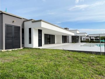 Casa campestre en condominio para la venta en Cerritos, Pereira!!!