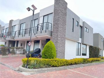 Hermosa casa en Cota