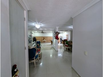 SE VENDE CASA EN LA CASTELLANA AMPLIADA