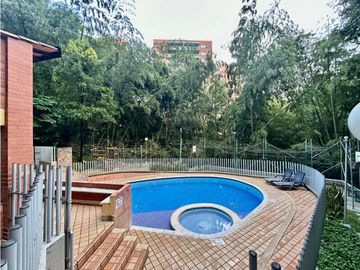 Casa en venta en Envigado sector Loma de Los Mesa