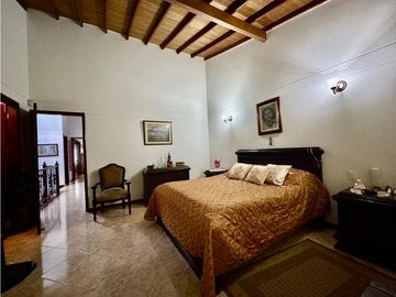 Casa en venta en Envigado sector Loma de Los Mesa