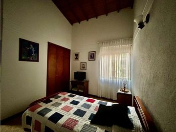 Casa en venta en Envigado sector Loma de Los Mesa