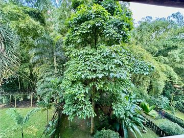 Casa en venta en Envigado sector Loma de Los Mesa