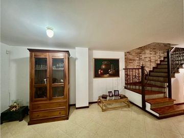 Casa en venta en Envigado sector Loma de Los Mesa