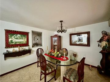 Casa en venta en Envigado sector Loma de Los Mesa