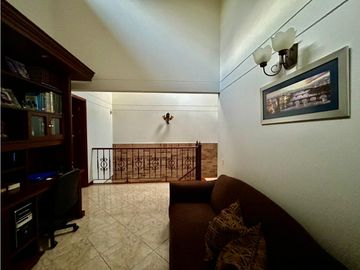 Casa en venta en Envigado sector Loma de Los Mesa