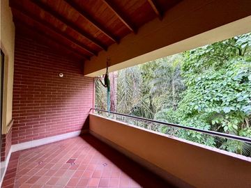 Casa en venta en Envigado sector Loma de Los Mesa