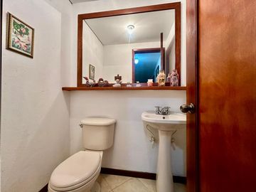 Casa en venta en Envigado sector Loma de Los Mesa