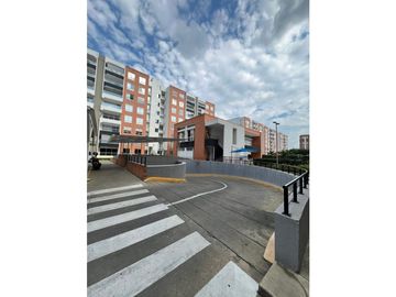 VENDO HERMOSO APARTAMENTO 4TO PISO VALLE DEL LILI SM 8295574