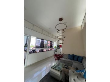VENDO HERMOSO APARTAMENTO 4TO PISO VALLE DEL LILI SM 8295574