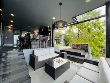 Casa Amoblada en alquiler Medellin, Las palmas