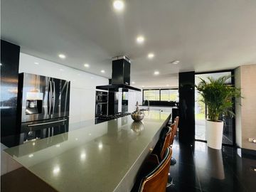 Casa Amoblada en alquiler Medellin, Las palmas