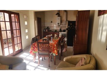 Vendo Casa 3 dor + Local Comercial Bº San Vicente Escritura