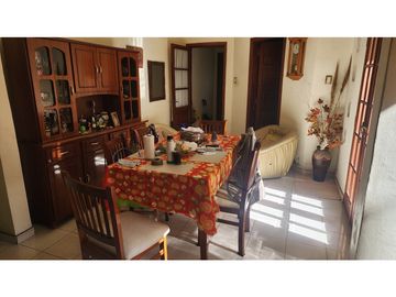Vendo Casa 3 dor + Local Comercial Bº San Vicente Escritura