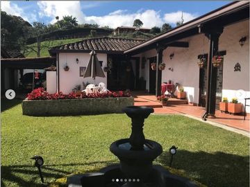 vendo casa finca Rionegro cabeceras de llano Grande. 777 m2