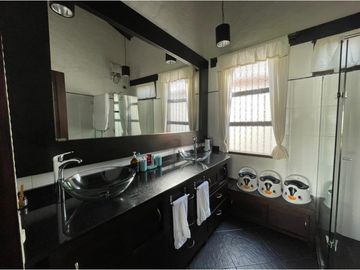 vendo casa finca Rionegro cabeceras de llano Grande. 777 m2