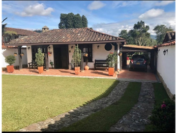 vendo casa finca Rionegro cabeceras de llano Grande. 777 m2