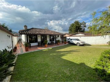 vendo casa finca Rionegro cabeceras de llano Grande. 777 m2