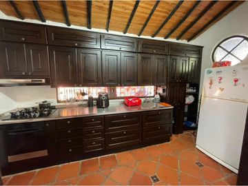 vendo casa finca Rionegro cabeceras de llano Grande. 777 m2