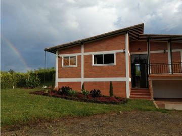 VENTA CASA CAMPESTRE VIA  QUIMBAYA  ALCALA (V.)