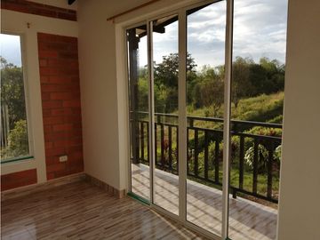 VENTA CASA CAMPESTRE VIA  QUIMBAYA  ALCALA (V.)