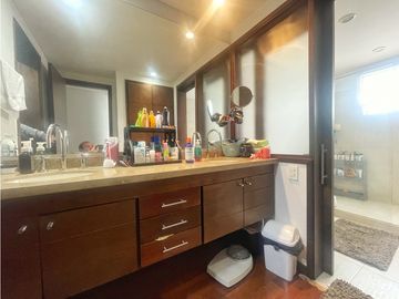 Se Vende Apartamento Grande Edificio Exclusivo La Castellana