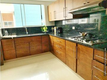 Se Vende Apartamento Grande Edificio Exclusivo La Castellana