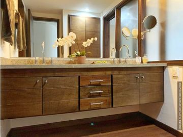 Se Vende Apartamento Grande Edificio Exclusivo La Castellana