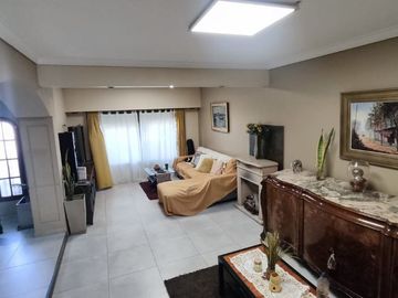 Casa en venta en Ramos Mejia Sur