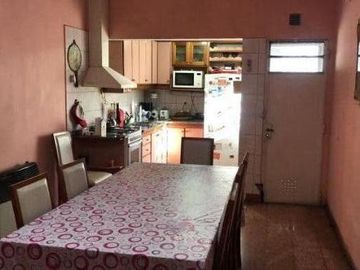 Casa PH en venta en Sarandi Oeste