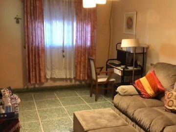 Casa PH en venta en Sarandi Oeste