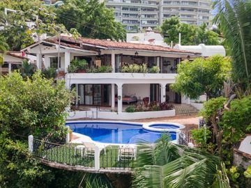 Casa Siempre Joven - Casa en venta en Lower Amapas, Puerto Vallarta