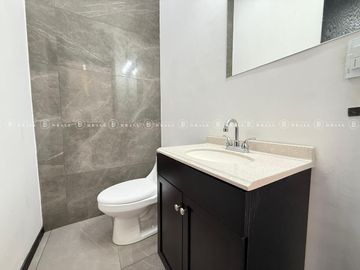 CASA EN VENTA EN   ALTOZANO
