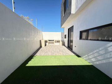CASA EN VENTA EN   ALTOZANO