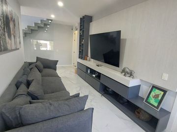 Casa en Venta Punto Sur con 4 habitaciones + Estudio