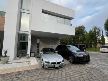 Casa en Venta Punto Sur con 4 habitaciones + Estudio