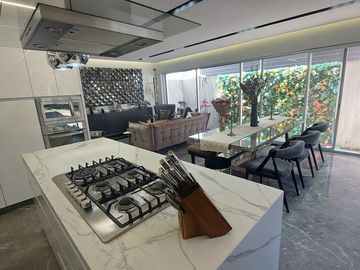 Casa en Venta Punto Sur con 4 habitaciones + Estudio