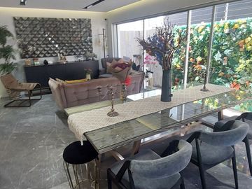 Casa en Venta Punto Sur con 4 habitaciones + Estudio