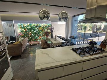 Casa en Venta Punto Sur con 4 habitaciones + Estudio