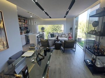 Casa en Venta Punto Sur con 4 habitaciones + Estudio