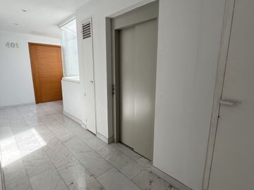 AMPLIO DEPARTAMENTO 3REC EN VENTA EN EL COUNTRY CLUB, GUADALAJARA