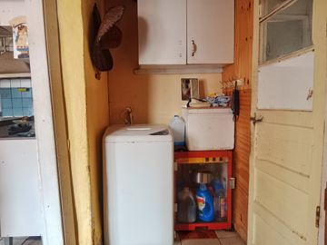 TERRENO PLANO CON CASA PARA REMODELAR CERCA PLAN