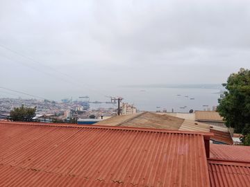 TERRENO PLANO CON CASA PARA REMODELAR CERCA PLAN
