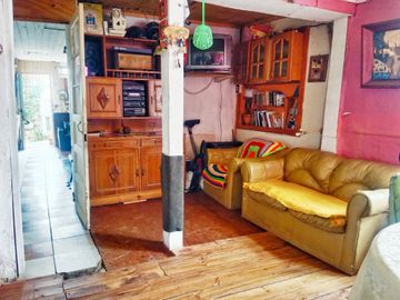 TERRENO PLANO CON CASA PARA REMODELAR CERCA PLAN
